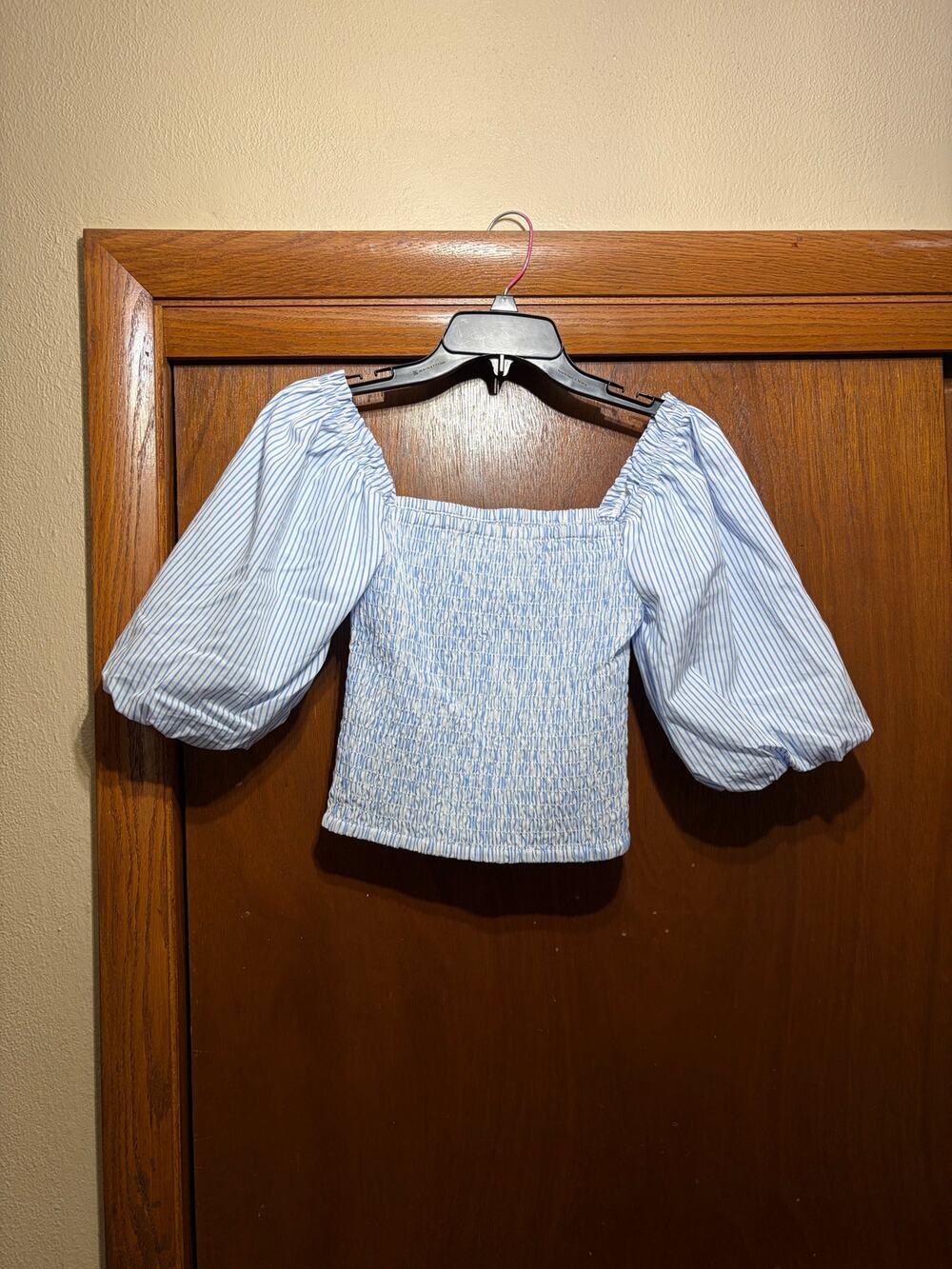 Steve Madden Suanna Top Blue White Striped Smocked Puff Sleeve S NWT